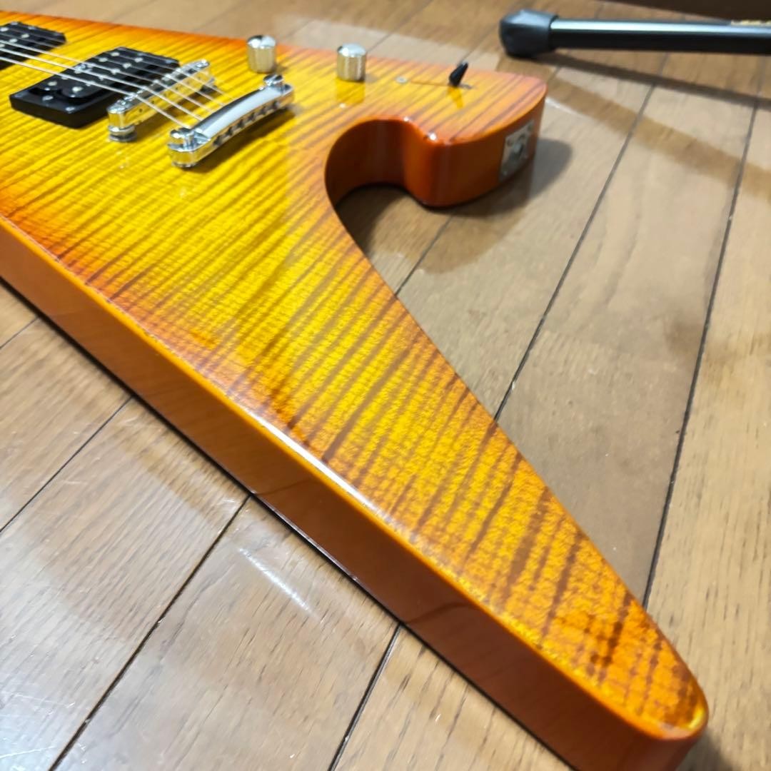 Electric Guitar Lyon by Washburn Flying V 2005 Sunburst HH Made in Korea