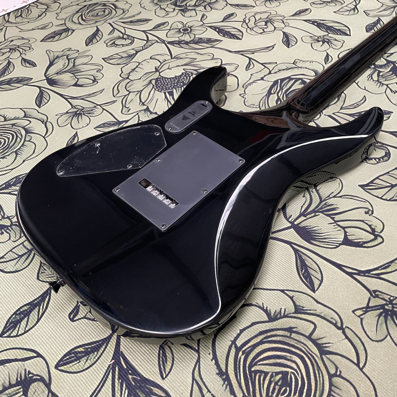 Active KH-202 Kirk Hammett Sige Electric Guitar Rosewood Fingerboard Black F/S
