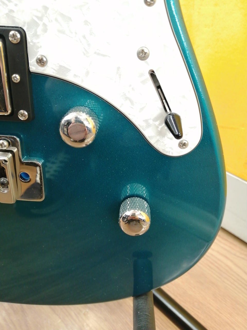YAMAHA PAC612VIIX Electric Guitar-02