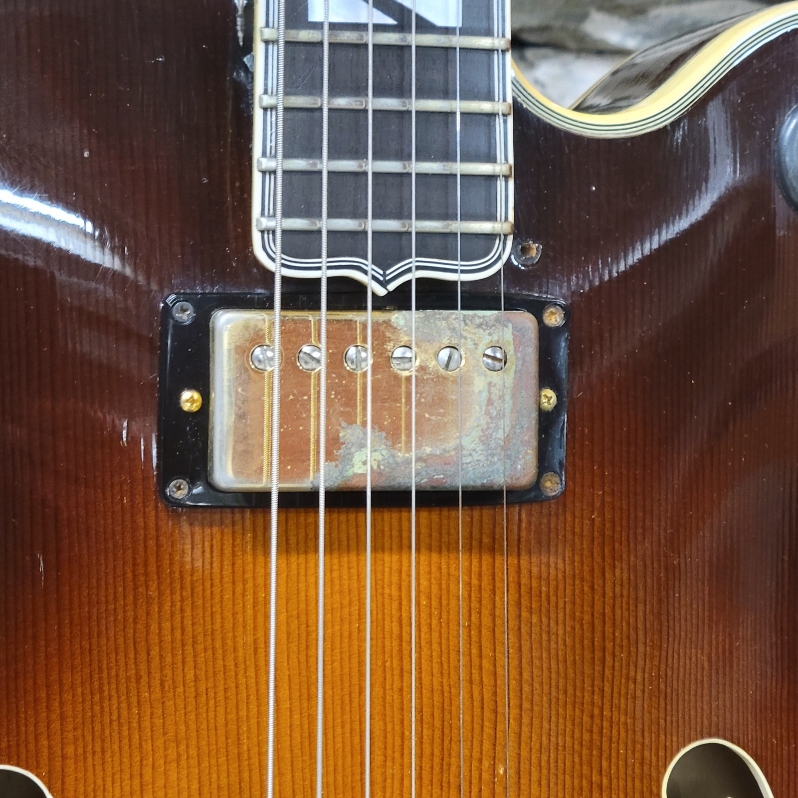 1980 Gibson Super V CES – Sunburst