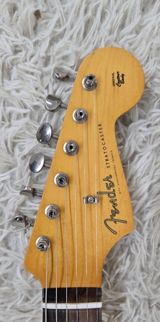 Fender FSR Road Worn ’60s Stratocaster – Sunburst w/ Custom Shop Texas Specials