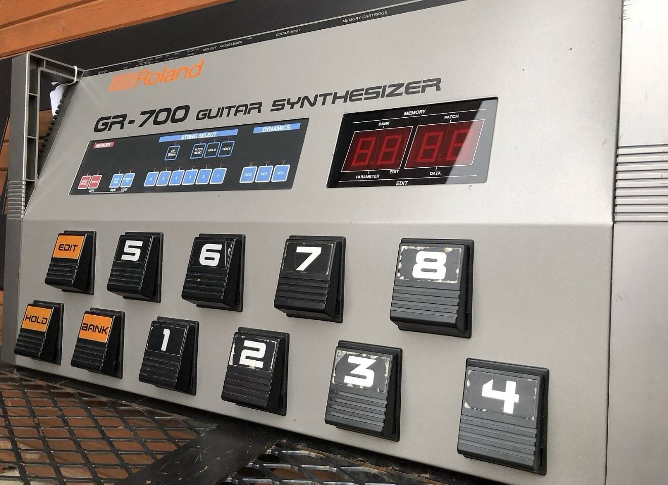 Roland G-707 & GR-700 Guitar Synthesizer – White – Mid 80’s Excellent Condition