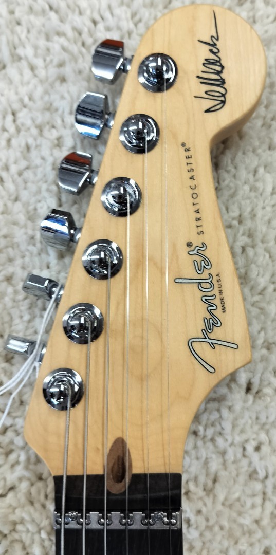 Fender Jeff Beck Stratocaster Guitar, Rosewood Fretboard, Olympic White w/Case