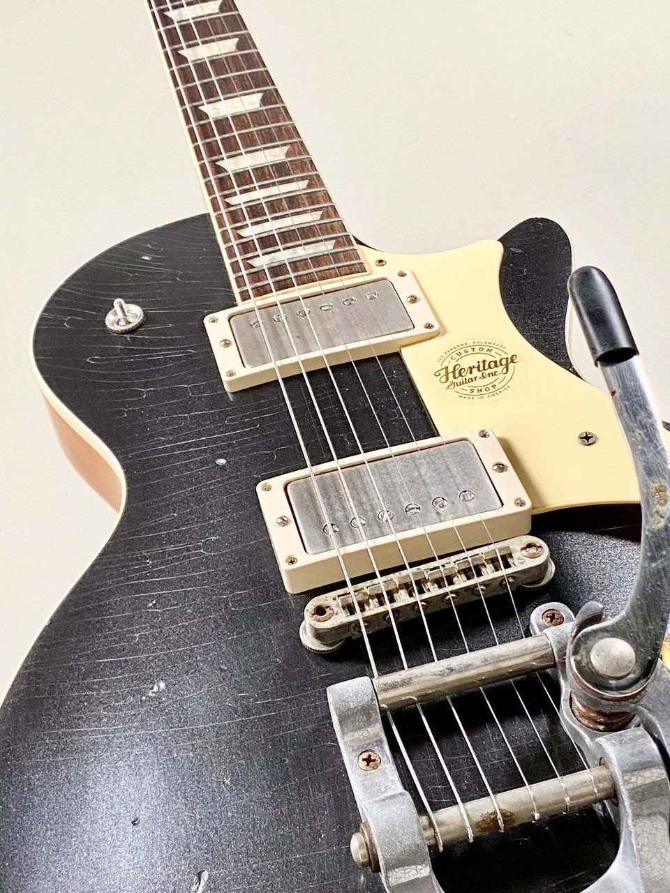 Heritage Custom Shop Artisan Aged H-150 Plain Top Bigsby -Space Black- 4.07kg