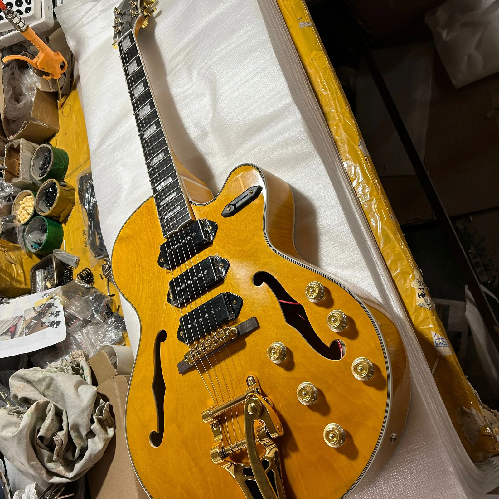 Flame Maple Jazz Electric Guitar Customized Color Fat Hollow Body
