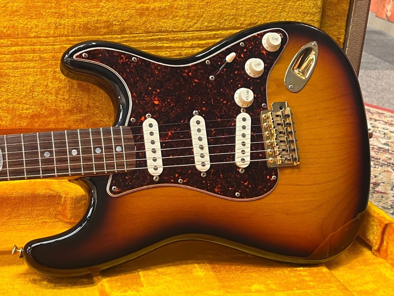 Fender Collectors Edition Stratocaster 3 Color Sunburst Used Electric [AUTH]