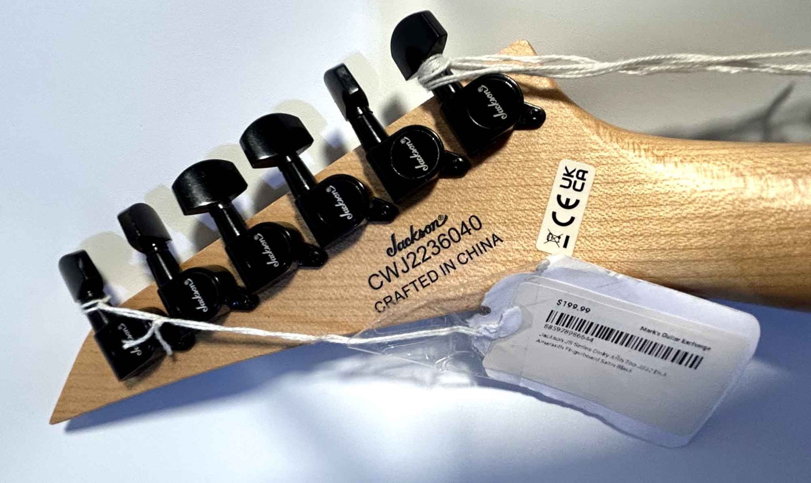 Jackson JS22DKA Dinky Archtop Mini Traveler ElectricGuitar Great Conditions case