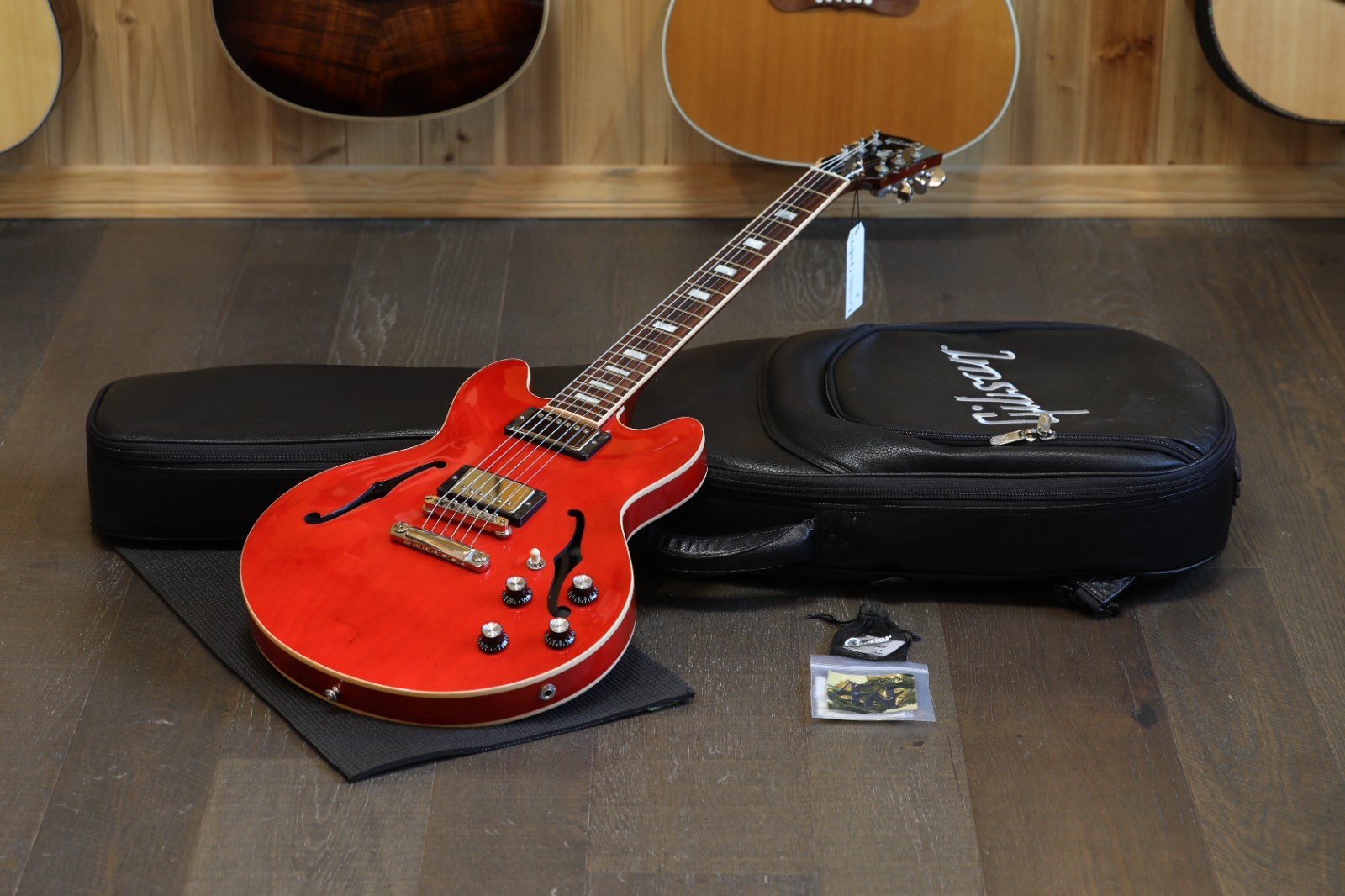2017 Gibson ES-339 Semi-Hollow Electric Guitar Cherry Red + GB