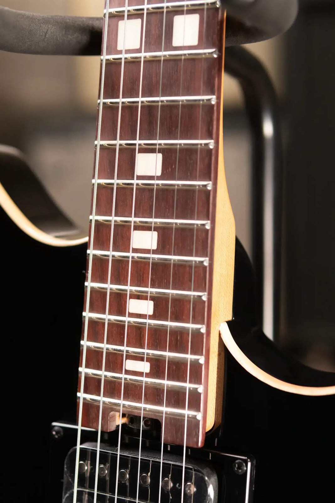 EVH SA-126 Standard Semi-Hollow Electric Guitar – Piano Black