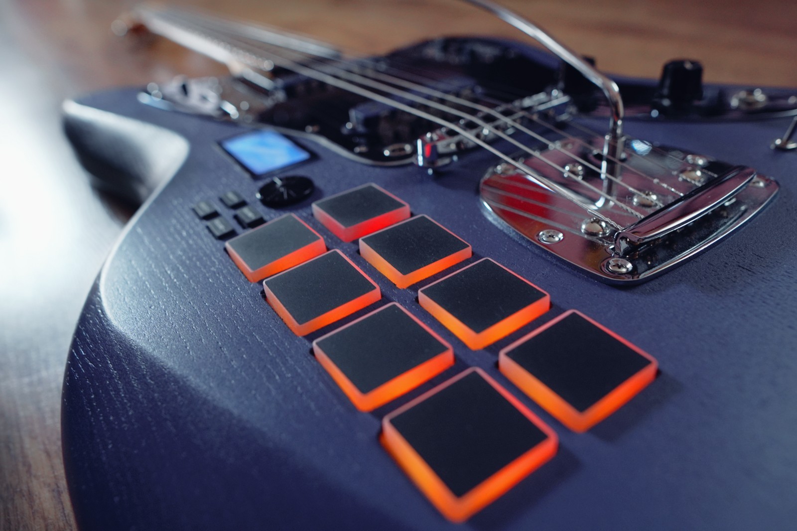 2021 Jaguar by LuK Guitars with build-in AKAI MPX8, handmade in Germany
