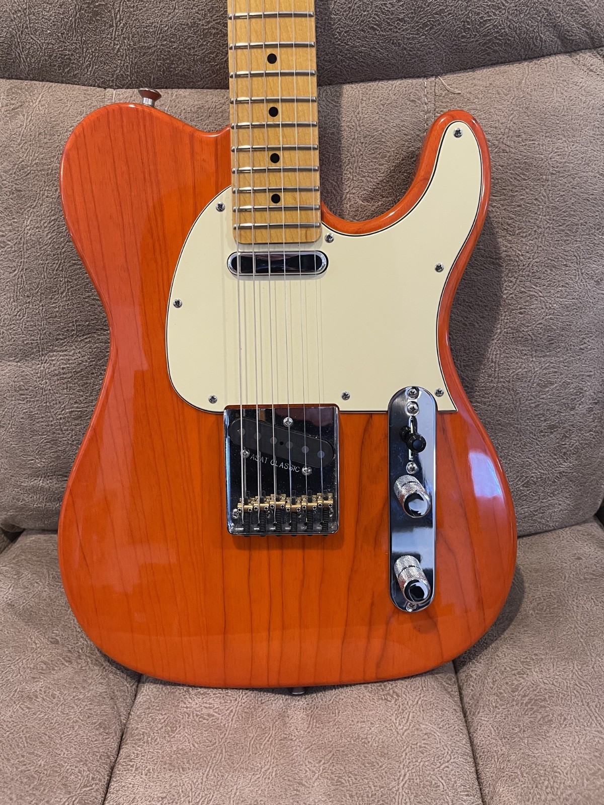 G&L ASAT Classic Tribute E.Guitar w/case *G&L(USA) PUPs & Upgraded elec.(920D)