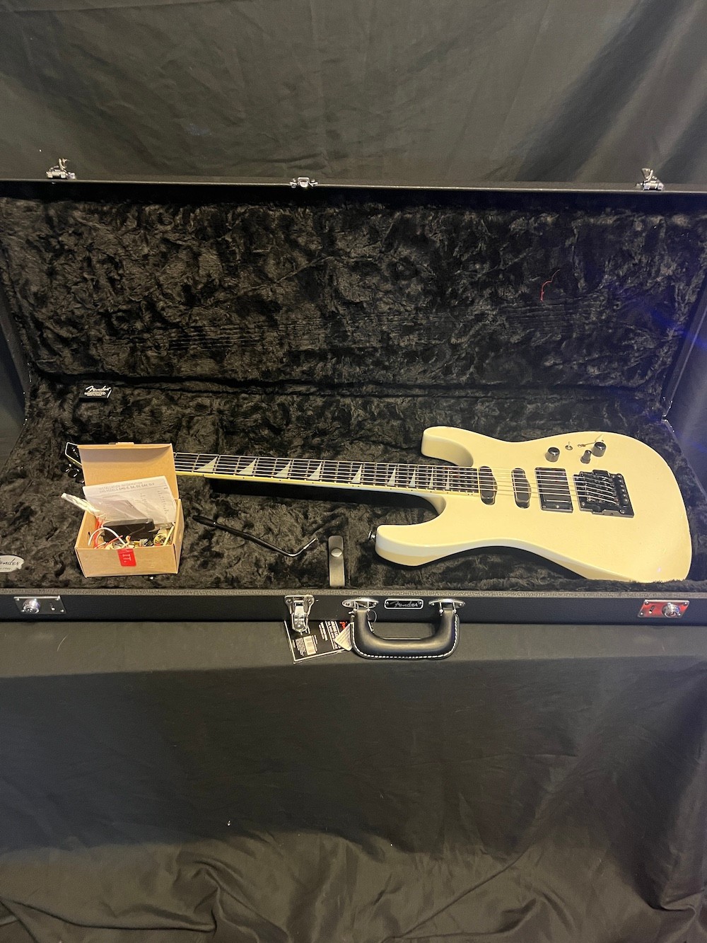 1985 Vintage Jackson USA Soloist Guitar in Pearl White EMG’s