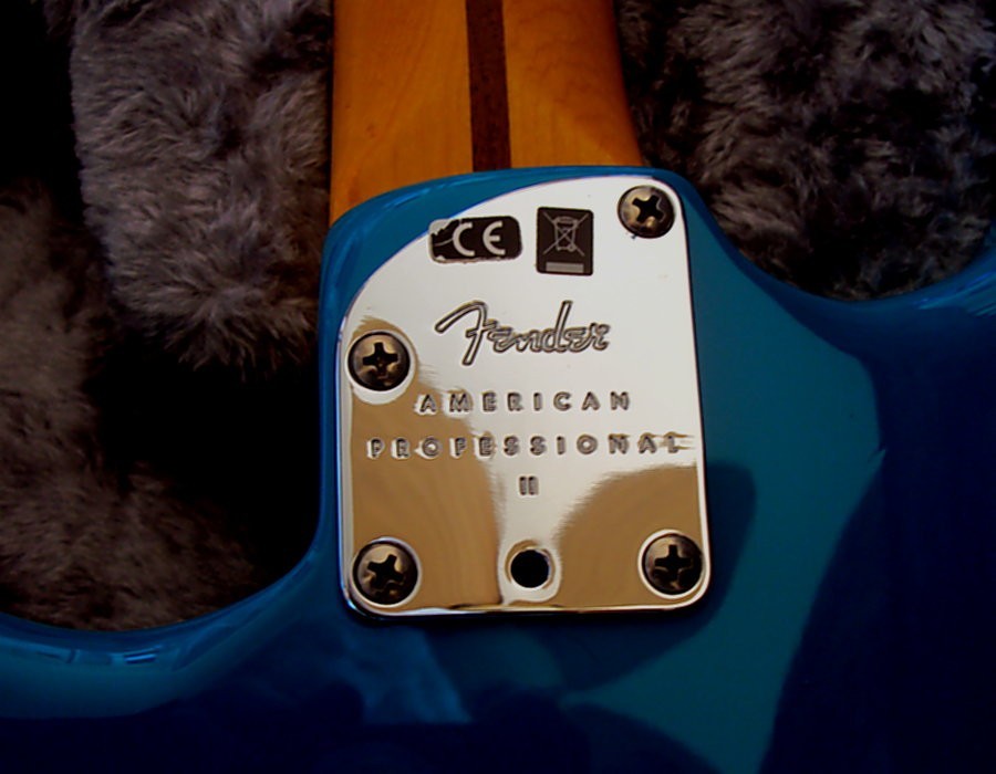 Fender American Professional II Stratocaster – Miami Blue with Maple Fingerboard