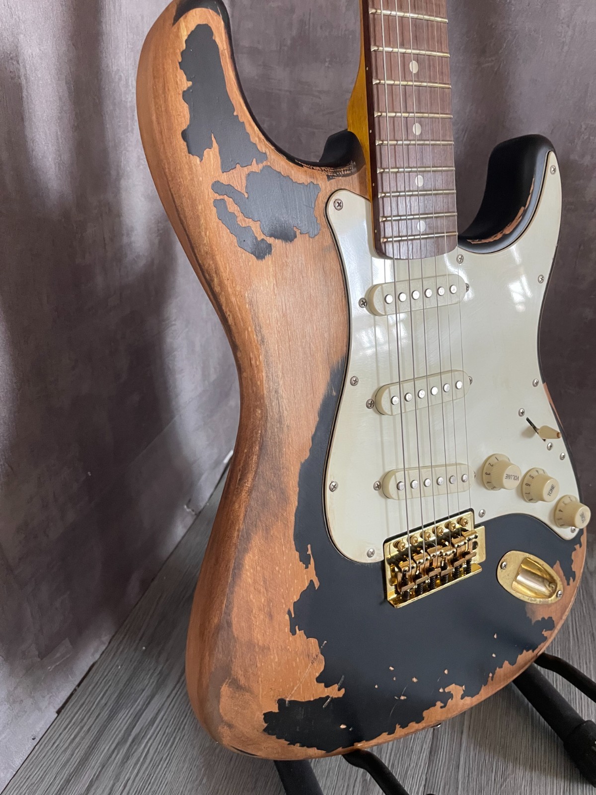 Black1 Aged Relic Electric Guitar Matte Deluxe Hardware Alder Body