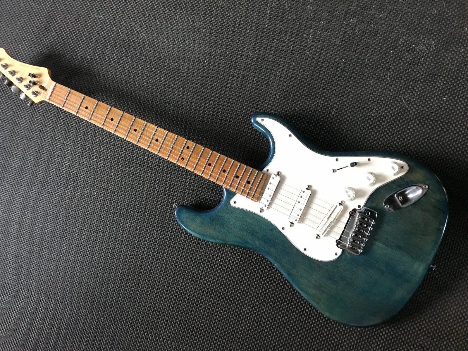 McNaught G-4 Tradition 2007 Handmade Boutique Strat – Nitro blue transparent