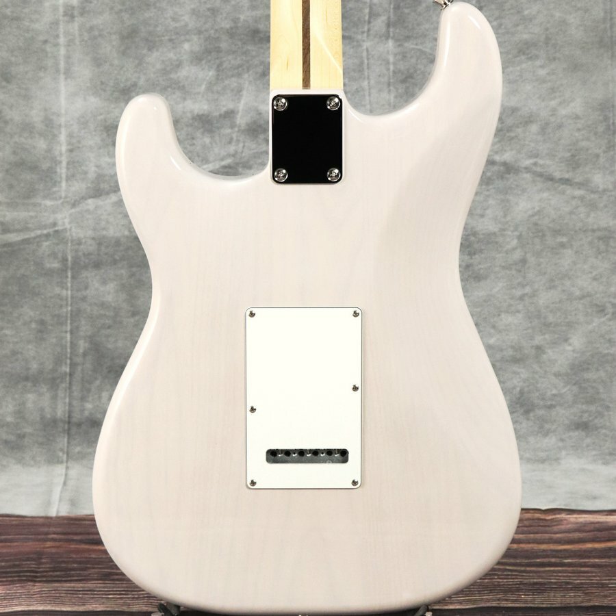 Fender Made in Japan Hybrid II Stratocaster (US Blonde/Maple) Vintage Alder body