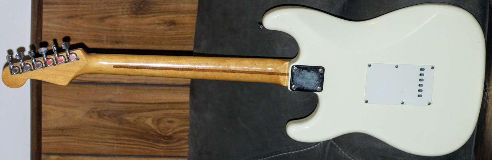 RArE 1985 E-Series Squier ST-357 50s Srtyle Stratocaster W/NonOHSC(NEW) Fuji-Gen