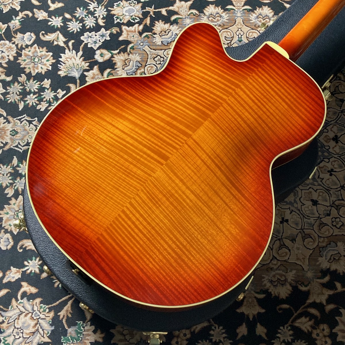 D’Aquisto DQ-NYE New Yorker Electric 17″ Almond Burst Used
