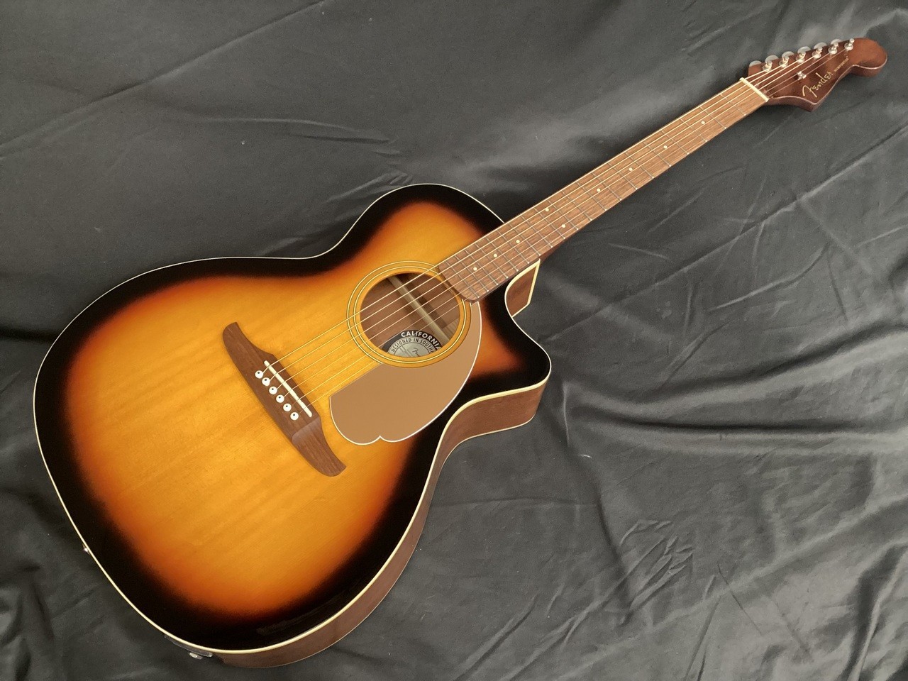 Fender Newporter Player A/E Guitar – Natural w/ Walnut FB With Case USED
