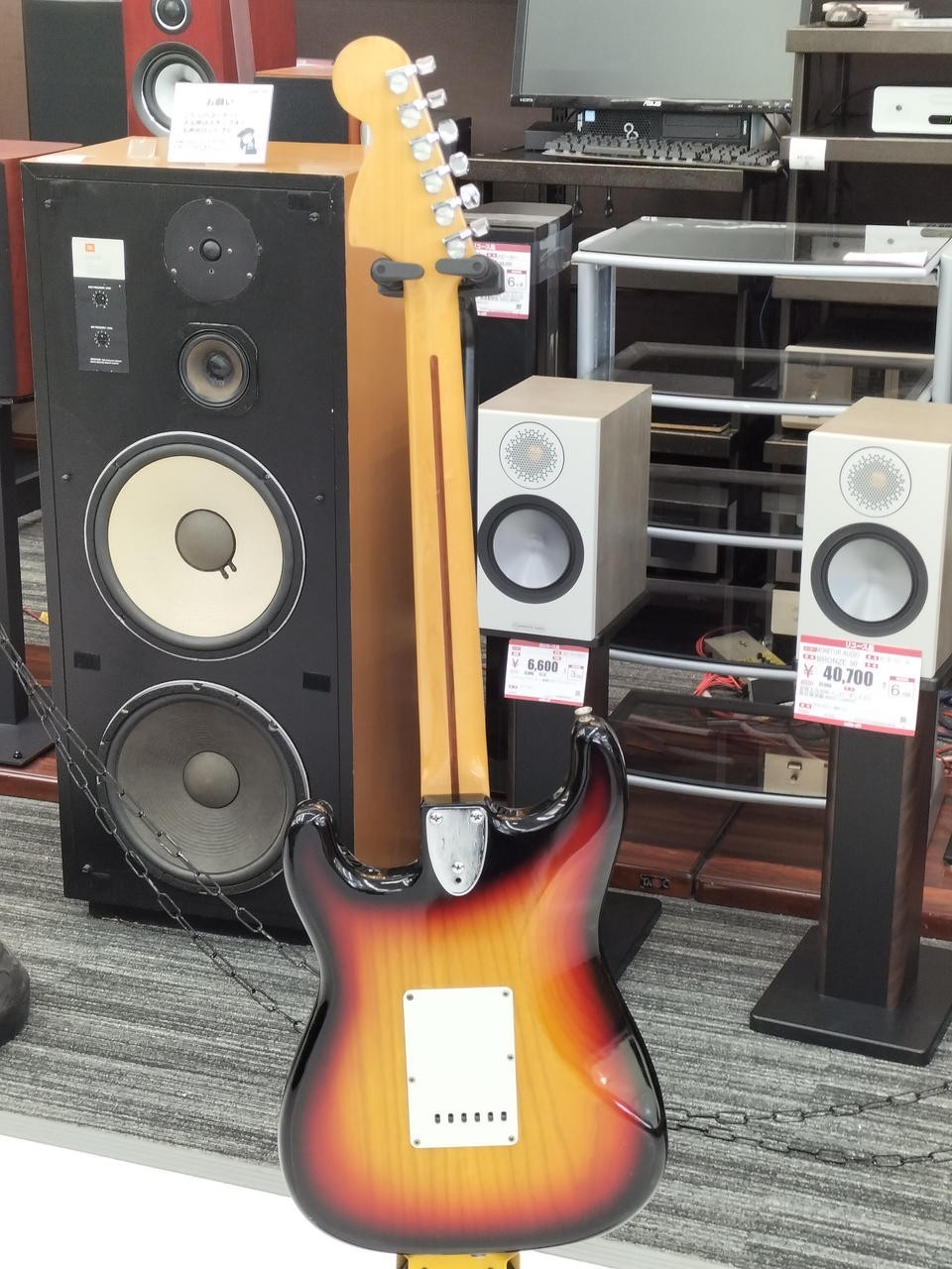 [FERNANDES] FST-70 3 Tone Sunburst Made in Japan 1970s-1980s ST Type E.Guitar