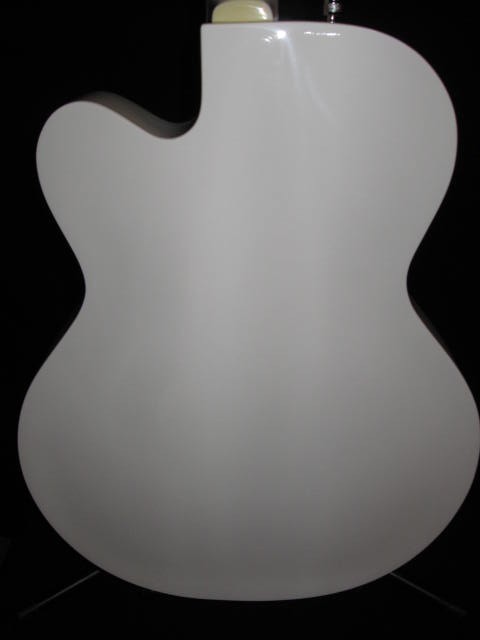 GRETSCH G5120 WHITE 2011 MINT W/BLACK HARDSHELL CASE #625-4