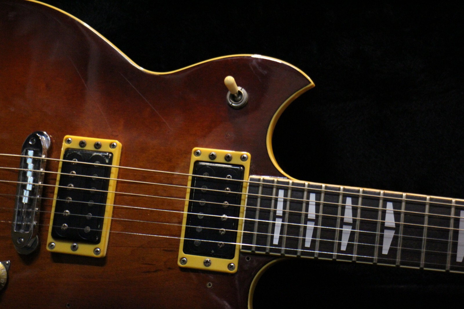USED Yamaha SG 800 Electric Guitar Made in Japan Brown Sunburst GT332 230615