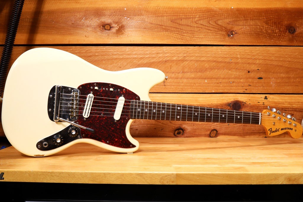 Fender MG-69 Mustang Reissue MIJ Olympic White w/ Duncan Pickup