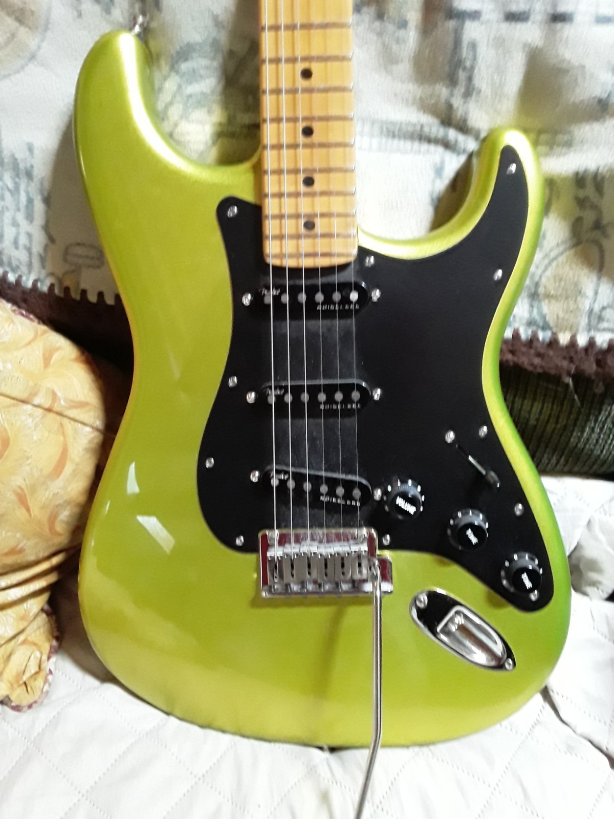 Mint 2024 Fender Fender 70th Anniversary American Ultra II Strat Solar Flare