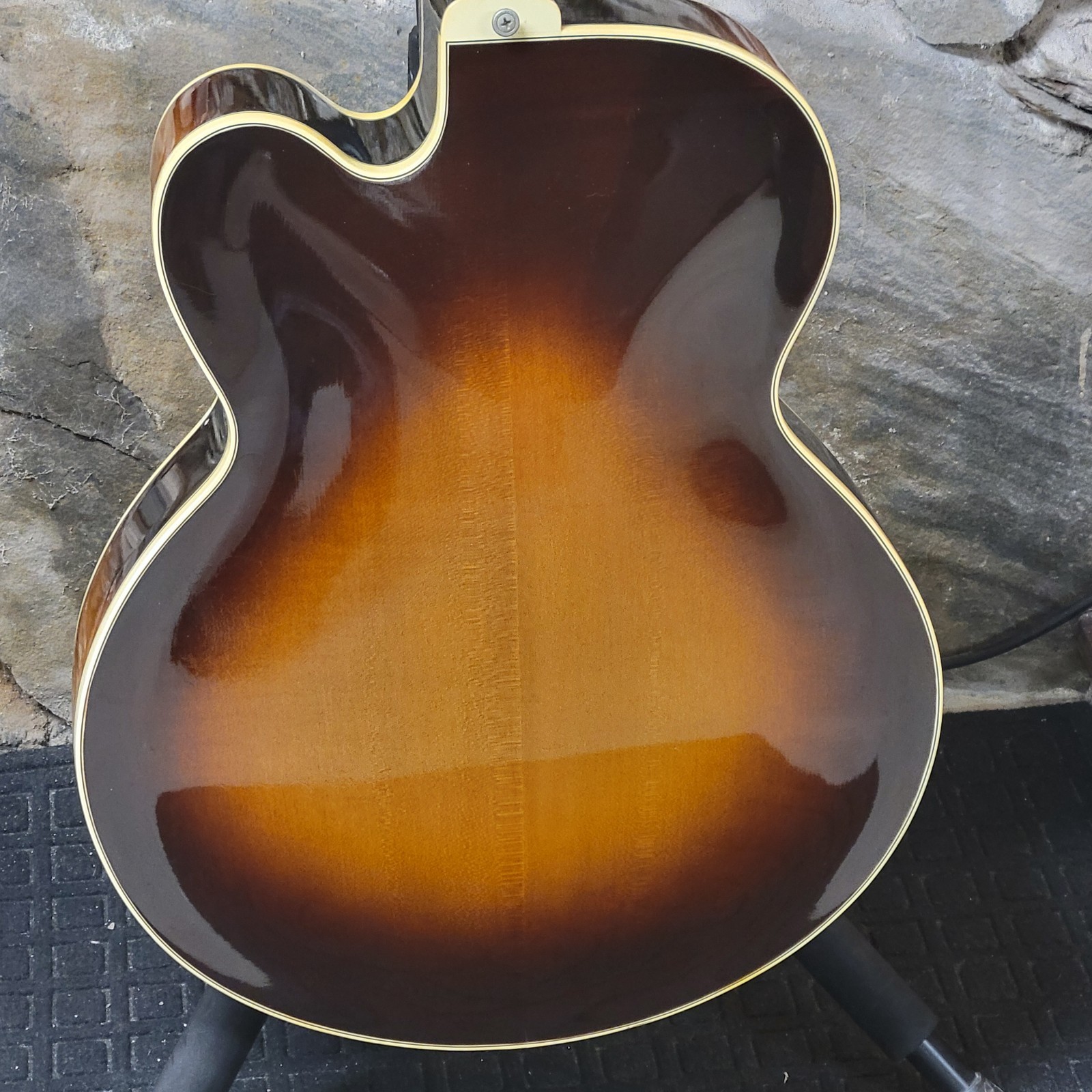 1980 Gibson Super V CES – Sunburst