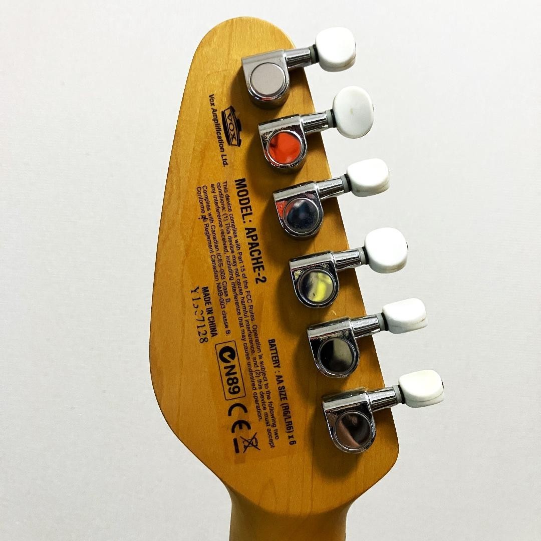VOX APACHE-2 Phantom Guitar Vintage White Built-in Speaker Battery Drive