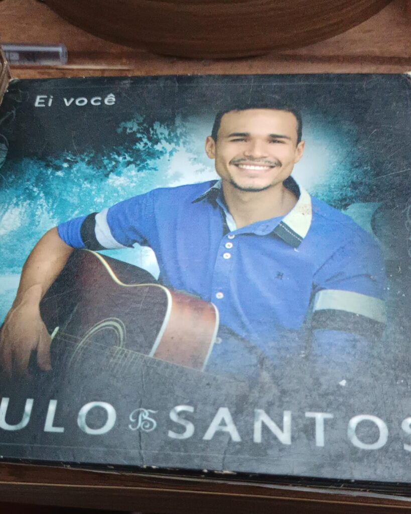 WhatsApp-Image-2026-01-13-at-10.42.02-819x1024 Entre Paredes Pintadas e Promessas: Paulo Conceição Santos e o Deus do Impossível